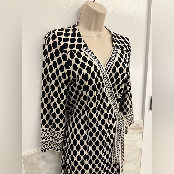 Diane Von Furstenberg Tallulah Silk Wrap Black & White Geometric Dress - Picture 3 of 16